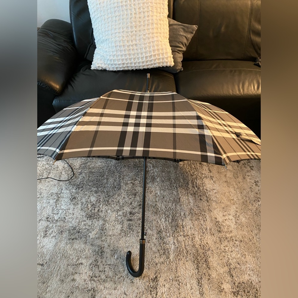 Authentic Unisex Burberry Umbrella rare grey Novacheck